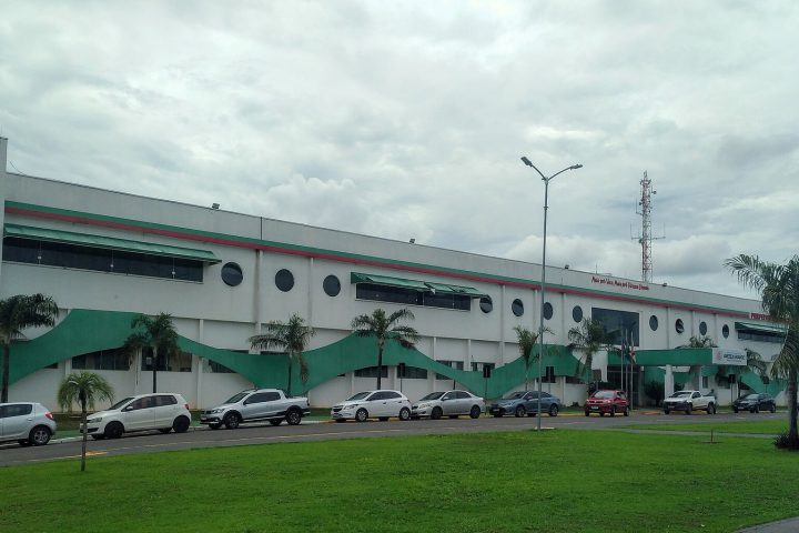 Palácio Júlio Domingos de Campos, em Várzea Grande. Imagem ilustrativa.