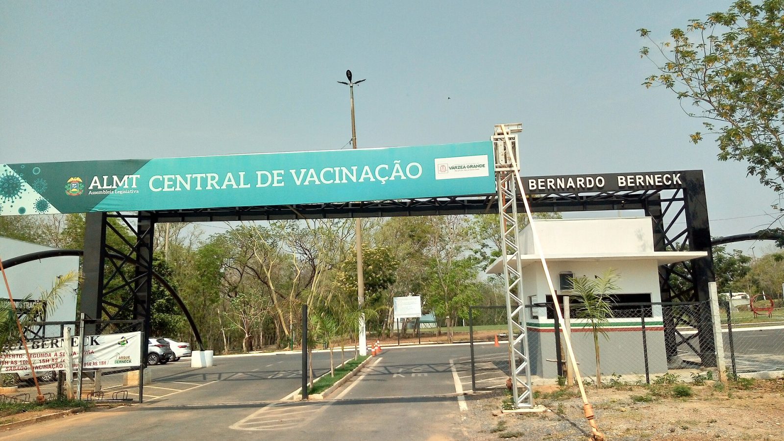 Entrada do Parque Bernardo Berneck, em Várzea Grande
