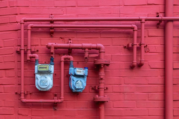 Hidrômetros instalados em parede